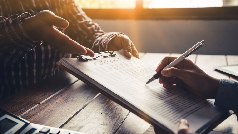 SNS運用代行の契約書で必ず決めるべき項目