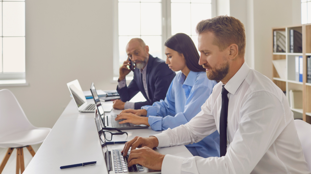 外注ディレクション術:丸投げでも失敗しない依頼の仕方