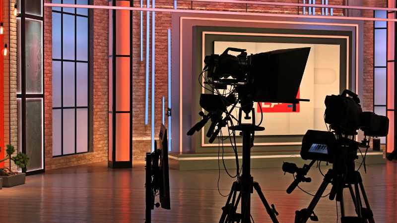 スマホで動画を作る方法を初心者向けに解説!無料アプリだけでOK?