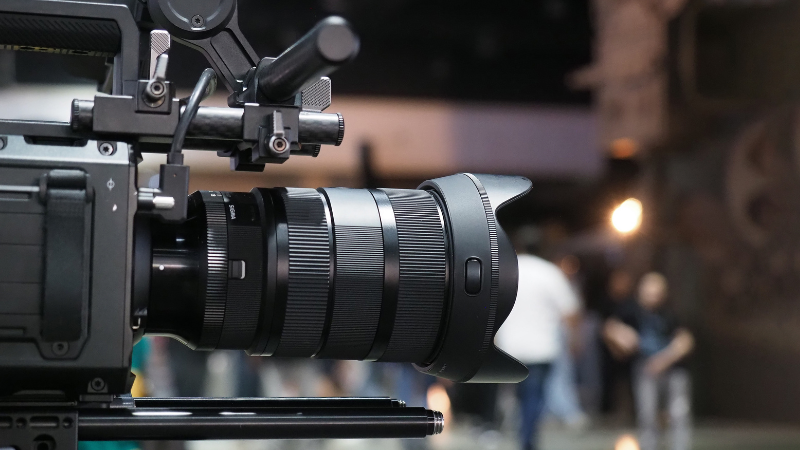 スマホで動画を作る方法を初心者向けに解説!無料アプリだけでOK?