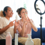 スマホで動画を作る方法を初心者向けに解説!無料アプリだけでOK?